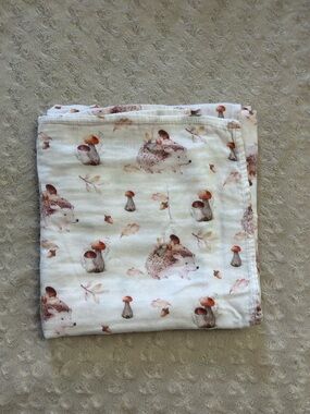 Momcozy Hedgehog Baby Swaddle Blanket Woodland Mushroom Leaves Acorns Bamboo